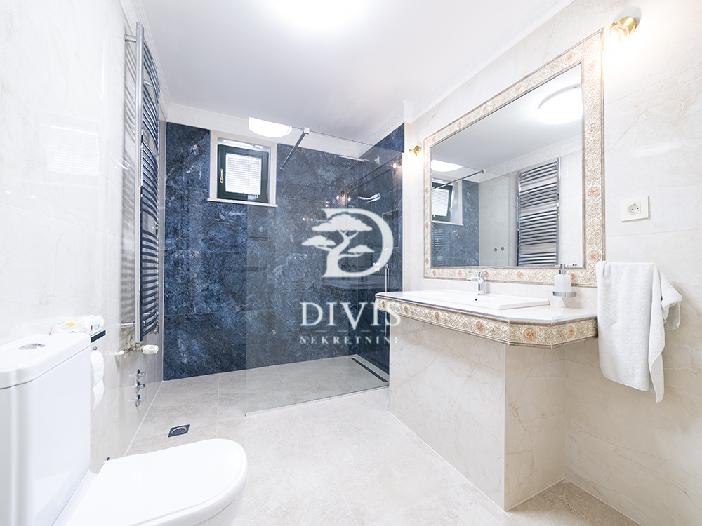 Slika 0 - Milovana Marinkovića, Šestosoban stan na prodaju, 396m2, 1.100.000€